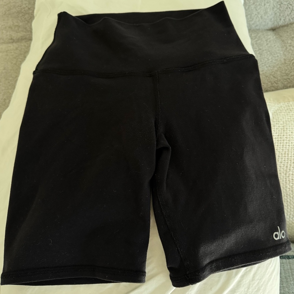 ALO Yoga Women's Black Bike Shorts